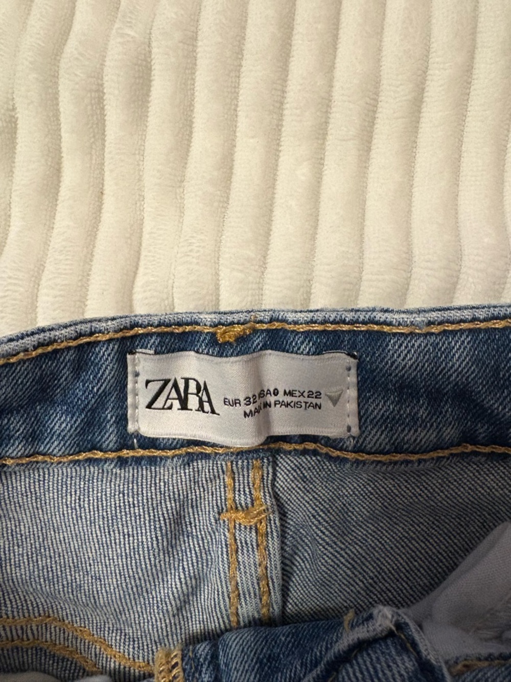 Zara Straight Leg Jeans Size 00 - Picture 4 of 4